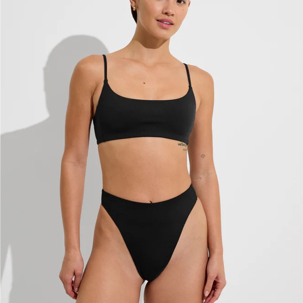 Left On Friday Black pool days top